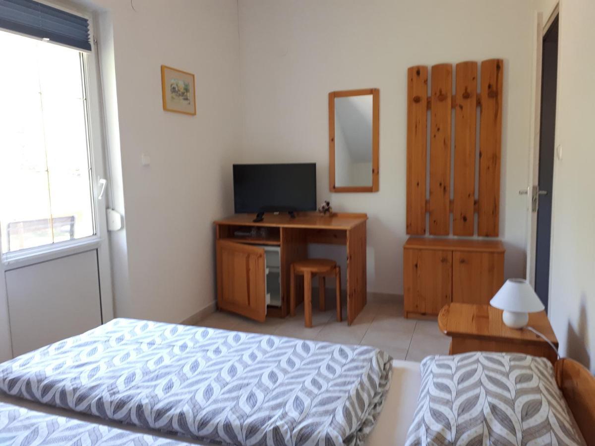 Borkuti Panzio Es Apartman Балатонсемеш Экстерьер фото