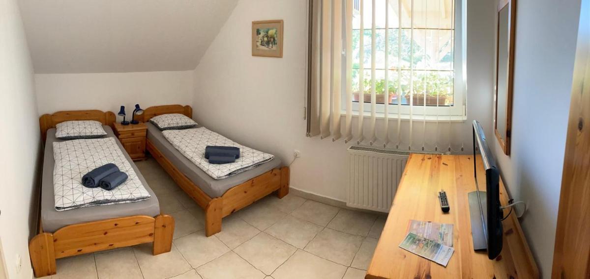 Borkuti Panzio Es Apartman Балатонсемеш Экстерьер фото