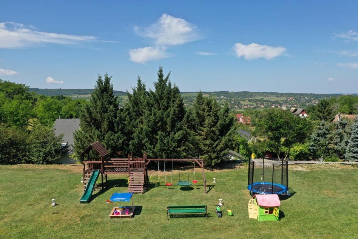Borkuti Panzio Es Apartman Балатонсемеш Экстерьер фото
